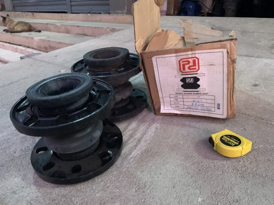 ขายข้อต่อยางกันสะบัด Tozen และ Pdtwin flex ขนาด 4นิ้ว และ 3นิ้ว อย่างละ 2ตัวครับ **ของใหม่ไม่เคยใช้งาน**