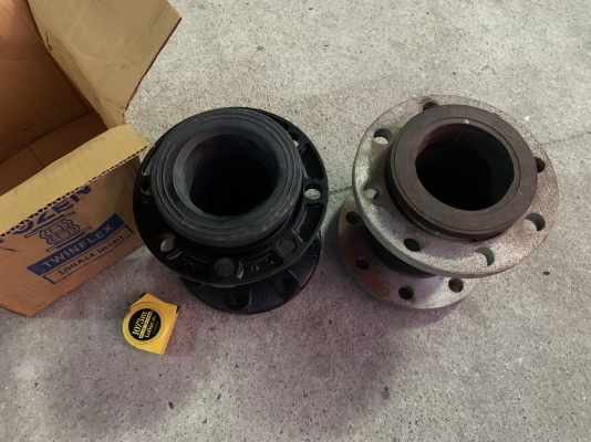 ขายข้อต่อยางกันสะบัด Tozen และ Pdtwin flex ขนาด 4นิ้ว และ 3นิ้ว อย่างละ 2ตัวครับ **ของใหม่ไม่เคยใช้งาน**