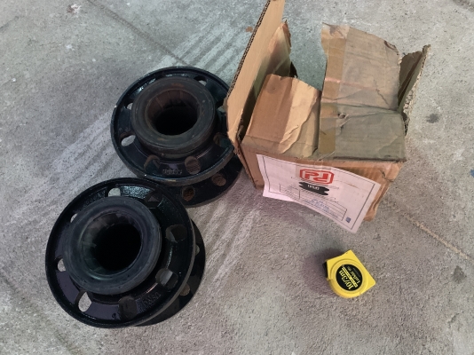 ขายข้อต่อยางกันสะบัด Tozen และ Pdtwin flex ขนาด 4นิ้ว และ 3นิ้ว อย่างละ 2ตัวครับ **ของใหม่ไม่เคยใช้งาน**