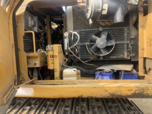 CAT 315 D JAPAN เล่มทะเบียน ไฟฟ้าครบ เครื่องดี ปั้มแรง เอวแน่น ช่วงล่างเต็ม แอร์หนาว รถสวยพร้อมใช้งาน เอกสารพร้อมโอน ขาย 950,000  รถอยู่ นครสวรรค์ 064-191-1112