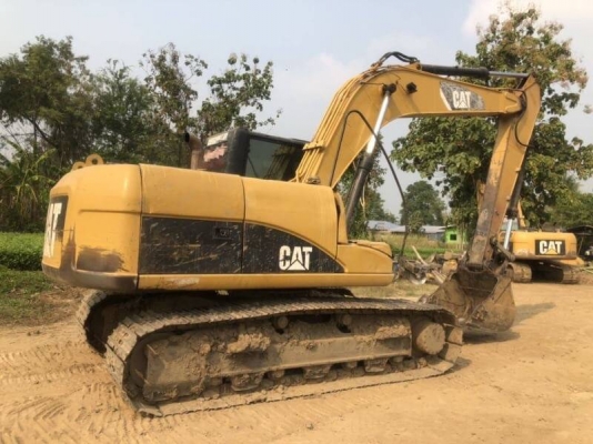 CAT 315 D JAPAN เล่มทะเบียน ไฟฟ้าครบ เครื่องดี ปั้มแรง เอวแน่น ช่วงล่างเต็ม แอร์หนาว รถสวยพร้อมใช้งาน เอกสารพร้อมโอน ขาย 950,000  รถอยู่ นครสวรรค์ 064-191-1112