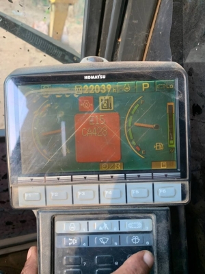 ขาย 890,000 KOMATSU pc 200-8 เล่มทะเบียน ไฟฟ้าครบ เครื่องดี ปั้มแรง เอวแน่น ช่วงล่างเต็ม แอร์หนาว รถพร้อมใช้งาน เอกสารเล่มพร้อมโอน รถอยู่ นครราชสีมา 090-772-3710 090-772-3708