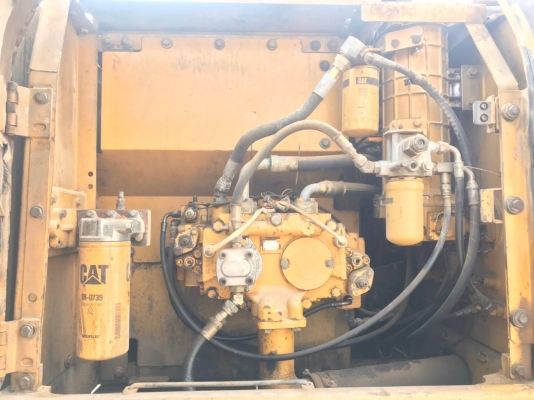 CAT 320 D เล่มทะเบียนไฟฟ้าครบ เครื่องดี ปั้มแรง เอวแน่น ช่วงล่างรอนเลอร์ดี โซ่อ่อน รถพร้อมใช้งานเอกสารพร้อมโอน ขาย 1,050,000   รถอยู่ สระบุรี 064-191-1112