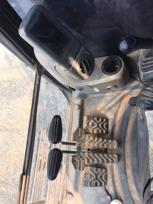 CAT 320 D เล่มทะเบียนไฟฟ้าครบ เครื่องดี ปั้มแรง เอวแน่น ช่วงล่างรอนเลอร์ดี โซ่อ่อน รถพร้อมใช้งานเอกสารพร้อมโอน ขาย 1,050,000   รถอยู่ สระบุรี 064-191-1112