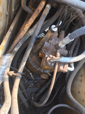 CAT 320 D เล่มทะเบียนไฟฟ้าครบ เครื่องดี ปั้มแรง เอวแน่น ช่วงล่างรอนเลอร์ดี โซ่อ่อน รถพร้อมใช้งานเอกสารพร้อมโอน ขาย 1,050,000   รถอยู่ สระบุรี 064-191-1112