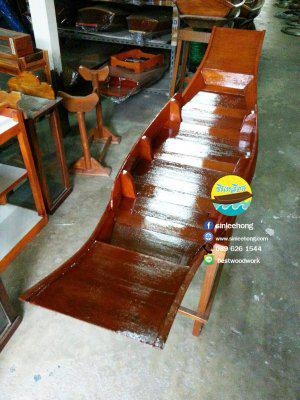 เรือไม้ทรงไทย ยาว 150 ซม พร้อมขาตั้ง (ราคาไม่รวมตู้)