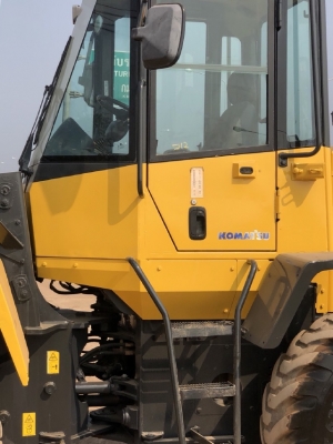 ขายรถตักล้อยาง KOMATSU WA100-5 นำเข้าเองจากญี่ปุ่น สภาพสวยพร้อมใช้ มีVDOการทำงานครับ
