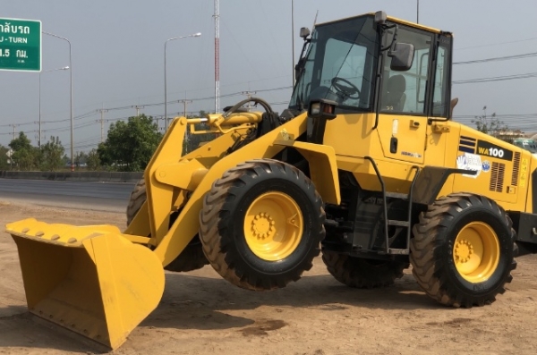 ขายรถตักล้อยาง KOMATSU WA100-5 นำเข้าเองจากญี่ปุ่น สภาพสวยพร้อมใช้ มีVDOการทำงานครับ
