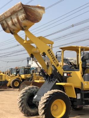 ขายรถตักล้อยาง KOMATSU WA100-6 ปี 2013 (3,XXX ชั่วโมง) นำเข้าเองจากญี่ปุ่น สภาพสวยพร้อมใช้ มีVDOการทำงานครับ