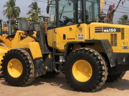 ขายรถตักล้อยาง KOMATSU WA150-6 ปี 2013 นำเข้าเองจากญี่ปุ่น สภาพสวยพร้อมใช้ มีVDOการทำงานครับ