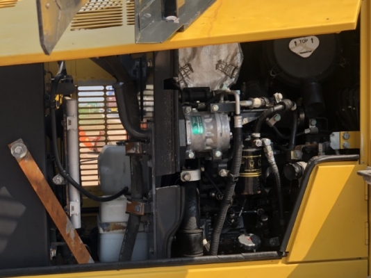 ขายรถตักล้อยาง KOMATSU WA150-6 ปี 2013 นำเข้าเองจากญี่ปุ่น สภาพสวยพร้อมใช้ มีVDOการทำงานครับ