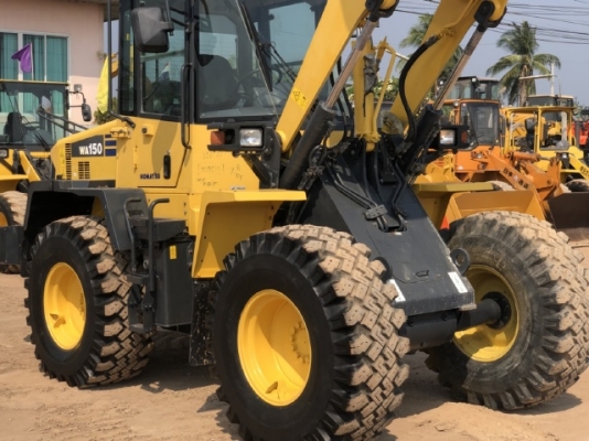 ขายรถตักล้อยาง KOMATSU WA150-6 ปี 2013 นำเข้าเองจากญี่ปุ่น สภาพสวยพร้อมใช้ มีVDOการทำงานครับ