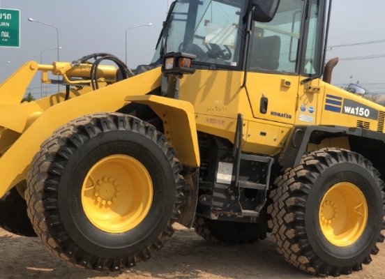 ขายรถตักล้อยาง KOMATSU WA150-6 ปี 2013 นำเข้าเองจากญี่ปุ่น สภาพสวยพร้อมใช้ มีVDOการทำงานครับ