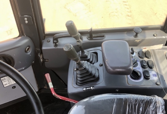 ขายรถตักล้อยาง KOMATSU WA150-6 ปี 2013 นำเข้าเองจากญี่ปุ่น สภาพสวยพร้อมใช้ มีVDOการทำงานครับ