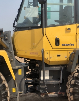 ขายรถตักล้อยาง KOMATSU WA150-6 ปี 2013 นำเข้าเองจากญี่ปุ่น สภาพสวยพร้อมใช้ มีVDOการทำงานครับ