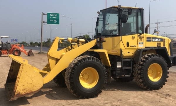 ขายรถตักล้อยาง KOMATSU WA150-6 ปี 2013 นำเข้าเองจากญี่ปุ่น สภาพสวยพร้อมใช้ มีVDOการทำงานครับ