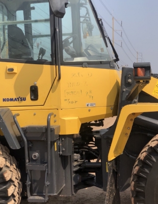 ขายรถตักล้อยาง KOMATSU WA150-6 ปี 2013 นำเข้าเองจากญี่ปุ่น สภาพสวยพร้อมใช้ มีVDOการทำงานครับ