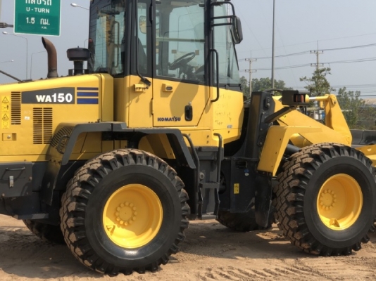 ขายรถตักล้อยาง KOMATSU WA150-6 ปี 2013 นำเข้าเองจากญี่ปุ่น สภาพสวยพร้อมใช้ มีVDOการทำงานครับ