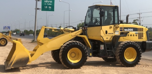 ขายรถตักล้อยาง KOMATSU WA200-6 ปี 2012 แขนยาวพิเศษ รถนอกนำเข้าจากญี่ปุ่น สภาพสวยพร้อมใช้ มีVDOการทำงานครับ