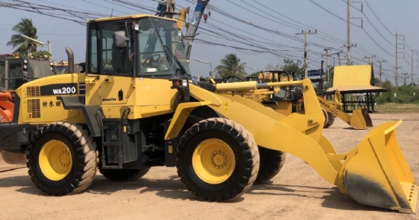 ขายรถตักล้อยาง KOMATSU WA200-6 ปี 2012 แขนยาวพิเศษ รถนอกนำเข้าจากญี่ปุ่น สภาพสวยพร้อมใช้ มีVDOการทำงานครับ