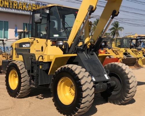 ขายรถตักล้อยาง KOMATSU WA200-6 ปี 2012 แขนยาวพิเศษ รถนอกนำเข้าจากญี่ปุ่น สภาพสวยพร้อมใช้ มีVDOการทำงานครับ