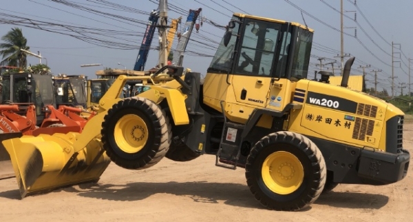 ขายรถตักล้อยาง KOMATSU WA200-6 ปี 2012 แขนยาวพิเศษ รถนอกนำเข้าจากญี่ปุ่น สภาพสวยพร้อมใช้ มีVDOการทำงานครับ