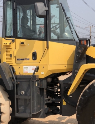 ขายรถตักล้อยาง KOMATSU WA270-5 นำเข้าเองจากญี่ปุ่น สภาพสวยพร้อมใช้งาน มีVDOการทำงานครับ