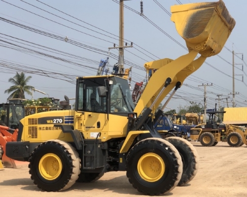 ขายรถตักล้อยาง KOMATSU WA270-5 นำเข้าเองจากญี่ปุ่น สภาพสวยพร้อมใช้งาน มีVDOการทำงานครับ