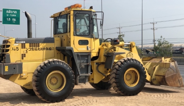 ขายรถตักล้อยาง KOMATSU WA300-3E นำเข้าเองจากญี่ปุ่น สภาพสวยพร้อมใช้งาน มีVDOการทำงานครับ