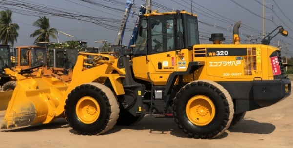 ขายรถตักล้อยาง KOMATSU WA320-6 ปี 2013 นำเข้าเองจากญี่ปุ่น สภาพสวยพร้อมใช้ มีVDOการทำงานครับ