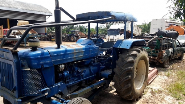 รถไถนา Ford 6610เพลาเดียว + ใบมีดตัดหญ้า+คานใบมีด รถพร้อมใช้