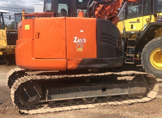 ขายรถขุด HITACHI ZX75US-3 ปี 2010 หัวกระแทก นำเข้าเองจากญี่ปุ่น สภาพพร้อมใช้ มีVDOการทำงานครับ
