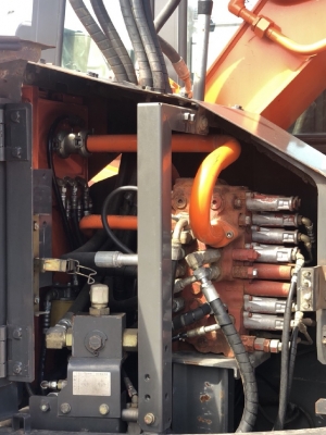 ขายรถขุด HITACHI ZX75US-3 ปี 2010 หัวกระแทก นำเข้าเองจากญี่ปุ่น สภาพพร้อมใช้ มีVDOการทำงานครับ