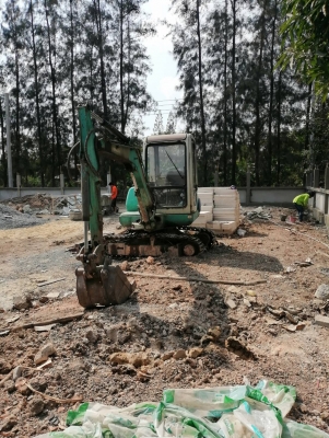มี VDO ให้ชม.KOMATSU PC30-7E เอกสารอินวอย มีระบบหัวกระแทก สภาพดี พร้อมใช้งาน