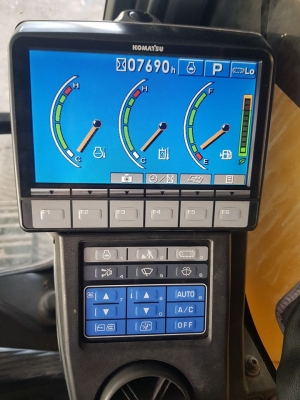 ขายKOMATSU PC200-8N1 กล้องหลัง ไฟฟ้าครบ 7,6xxชม.เอกสารเล่มทะเบียนราคา1,750,000บาทต่อรอง จ.ปทุมธานี สนใจโทร081-989-1989 หรั่งครับ ขายKOMATSU PC200-8N1 กล้องหลัง ไฟฟ้าครบ 7,6xxชม.เอกสารเล่มทะเบียนราคา1,750,000บาทต่อรอง จ.ปทุมธานี สนใจโทร081-989-1989 หรั่งครับ