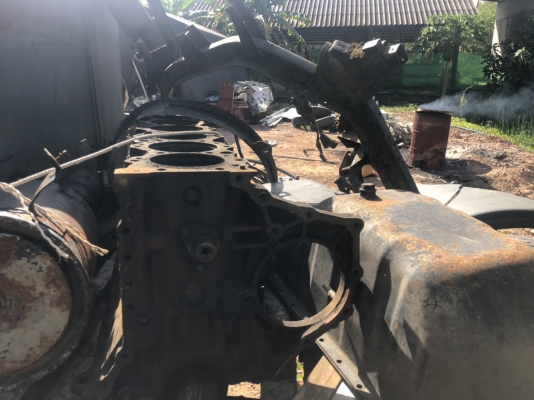 ขายซาก10ล้อหัวลาก240แรงนางฟ้าแท้    เครื่องพัง ไม่ครบ