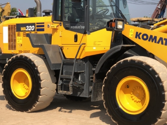 ขายรถตักล้อยาง KOMATSU WA320-7 ปี 2014 รถนอกนำเข้าเองจากญี่ปุ่น สภาพสวยพร้อมใช้ มีVDOการทำงานครับ