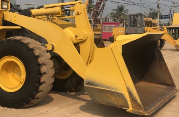 ขายรถตักล้อยาง KOMATSU WA380-6 ปี 2012 รถนอกนำเข้าเองจากญี่ปุ่น สภาพสวยพร้อมใช้ มีVDOการทำงานครับ