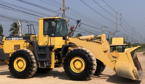 ขายรถตักล้อยาง KOMATSU WA450-3 รถนอกนำเข้าเองจากญี่ปุ่น สภาพสวยพร้อมใช้ มีVDOการทำงานครับ