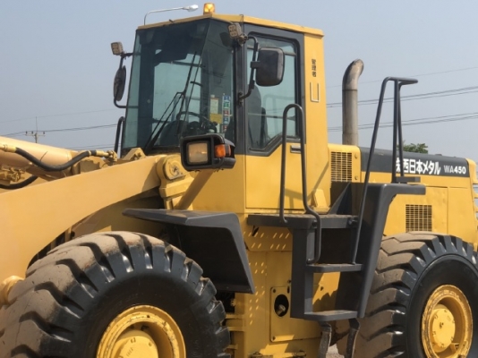 ขายรถตักล้อยาง KOMATSU WA450-3 รถนอกนำเข้าเองจากญี่ปุ่น สภาพสวยพร้อมใช้ มีVDOการทำงานครับ