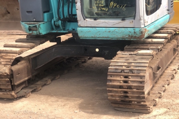 ขายรถขุด KOBELCO SK135SR ลายหัวกระแทก นำเข้าเองจากญี่ปุ่น สภาพสวยพร้อมใช้ มีVDOการทำงานครับ