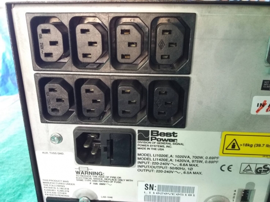 เครื่องสำรองไฟ ยี่ห้อ Best Power made in USA ขนาด 1020VA 700W ใช้แบตเตอรี่ขนาด 7-9A จำนวน 3 ลูก มีสายไฟเข้าให้ 1 เส้น และสายไฟออกให้ 1 เส้นค่ะ