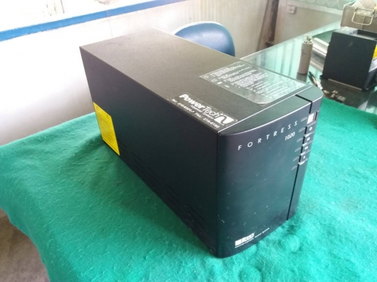 เครื่องสำรองไฟ ยี่ห้อ Best Power made in USA ขนาด 1020VA 700W ใช้แบตเตอรี่ขนาด 7-9A จำนวน 3 ลูก มีสา