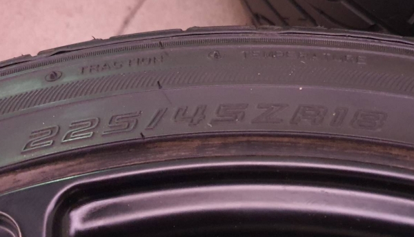 ล้อลาย Niche ขอบ18 พร้อมยาง Dunlop 225 45 18 ปี19 ราคาไม่แพง