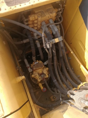 มาใหม่จ้า..KOMATSU PC120-8. เก่านอกแท้  สภาพสวย แทรค80  ใช้งานมาน้อย โทร 089-3818694จ๊อย