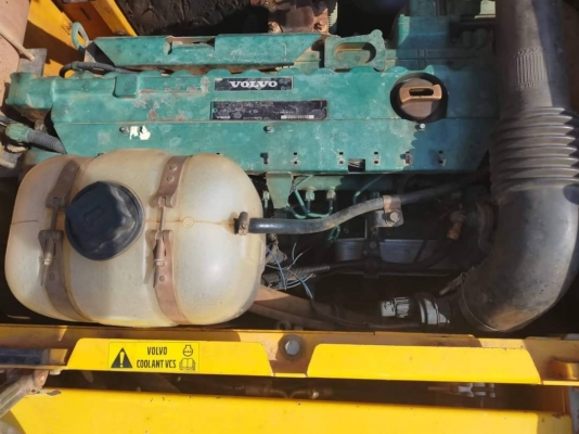 ขาย 890,000 รถแบคโฮ VOLVO EC210B PRAEM แจ้งจำหน่าย รถซื้อใหม่ป้ายแดงมาใช้มือเดียว ทำงาน 11,000 ชม.ไฟ ขาย 890,000 รถแบคโฮ VOLVO EC210B PRAEM แจ้งจำหน่าย รถซื้อใหม่ป้ายแดงมาใช้มือเดียว ทำงาน 11,000 ชม.ไฟ