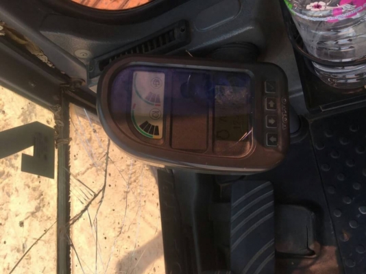 ขาย 890,000 รถแบคโฮ VOLVO EC210B PRAEM เล่มทะเบียน ทำงาน 10,600 ชม.ไฟฟ้าครบ เครื่องดี ปั้มแรง เอวแน่น แอร์ฉ่ำช่วงล่างเต็ม รถสวยพร้อมใช้เอกสารเล่มพร้อมโอน รถอยู่ จันทบุรี 090-772-3710 090-772-3708