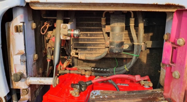 ขายด่วนราคา550,001บาท(ห้าแสนห้าหมื่นบาท)รถแบคโฮKOMATSUPC128US=รุ่น6โคมัสซูรุ่นยอดนิยมเครื่องโคมัสซู4D95โบเครื่องดีปั่มแรงไฟฟ้าครบรถนอกเพิ่งนำเข้ามาใหม่ยังไม่เคยใช้งานในเมืองไทยเลย