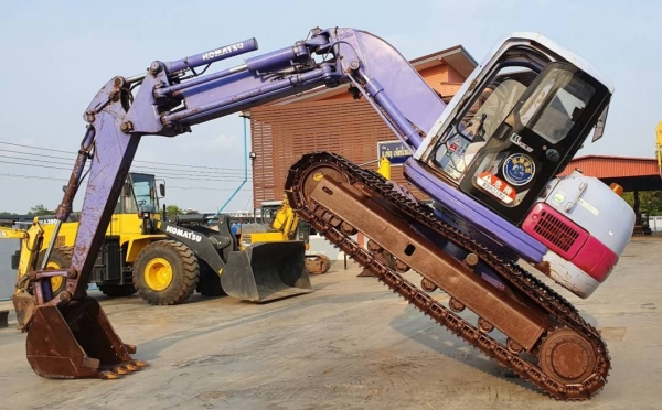 ขายด่วนราคา550,001บาท(ห้าแสนห้าหมื่นบาท)รถแบคโฮKOMATSUPC128US=รุ่น6โคมัสซูรุ่นยอดนิยมเครื่องโคมัสซู4D95โบเครื่องดีปั่มแรงไฟฟ้าครบรถนอกเพิ่งนำเข้ามาใหม่ยังไม่เคยใช้งานในเมืองไทยเลย