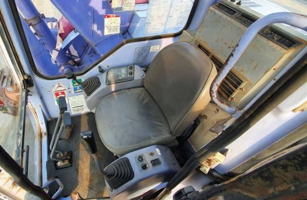 ขายด่วนราคา550,001บาท(ห้าแสนห้าหมื่นบาท)รถแบคโฮKOMATSUPC128US=รุ่น6โคมัสซูรุ่นยอดนิยมเครื่องโคมัสซู4D95โบเครื่องดีปั่มแรงไฟฟ้าครบรถนอกเพิ่งนำเข้ามาใหม่ยังไม่เคยใช้งานในเมืองไทยเลย